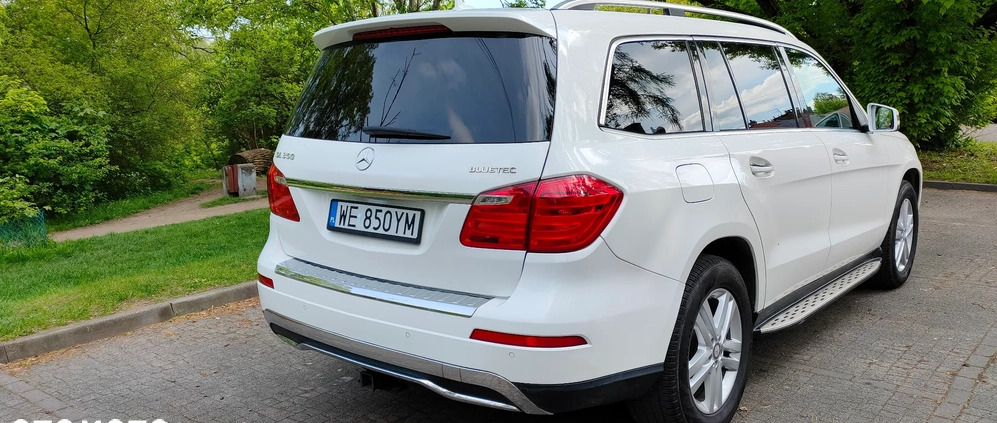 Mercedes-Benz GL cena 140000 przebieg: 117000, rok produkcji 2014 z Warszawa małe 106